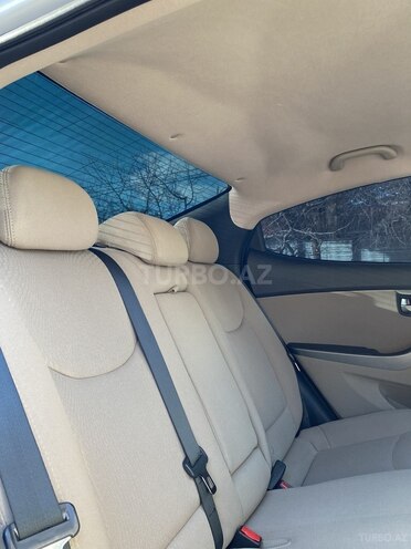 Hyundai Elantra 2015, 201,168 km - 1.8 l - Zaqatala