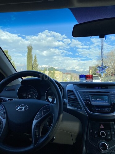 Hyundai Elantra 2015, 201,168 km - 1.8 l - Zaqatala