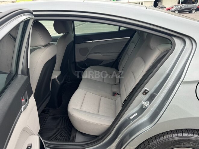 Hyundai Elantra 2019, 135,000 km - 2.0 l - Bakı