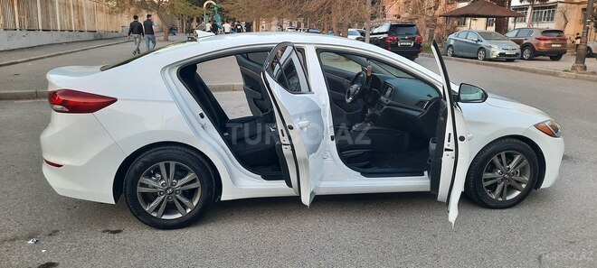 Hyundai Elantra 2017, 107,000 km - 2.0 l - Bakı