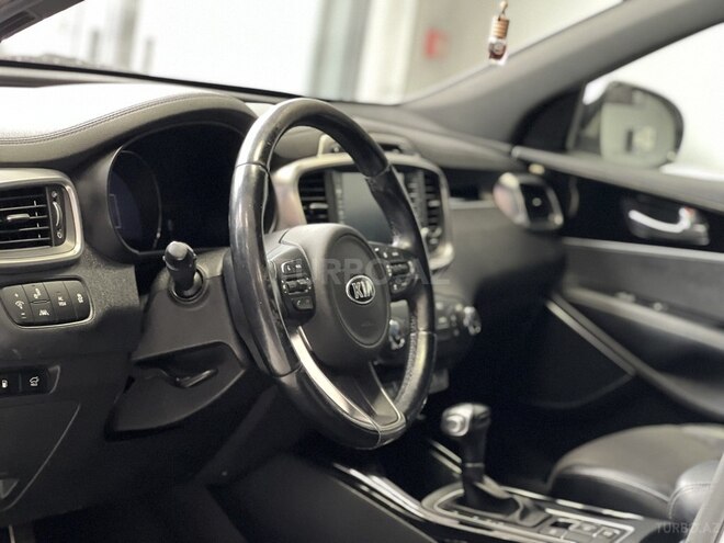 Kia Sorento-16