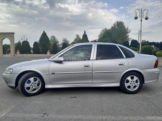 Opel Vectra 1999, 414,410 km - 1.8 l - Qax