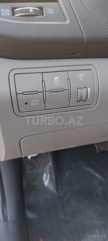 Hyundai Accent-10