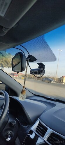 Hyundai Accent-14