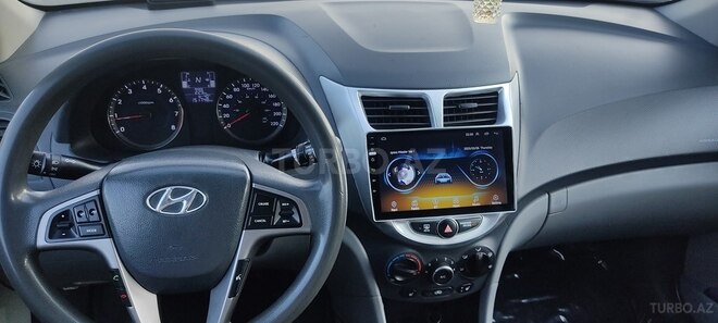 Hyundai Accent-16