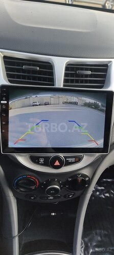 Hyundai Accent-15