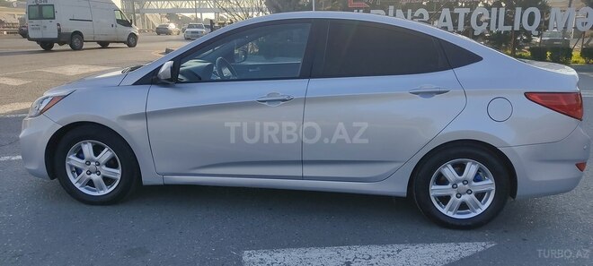 Hyundai Accent-6