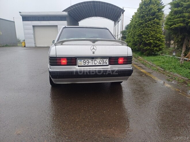 Mercedes 190 1993, 452,369 km - 2.5 l - Astara