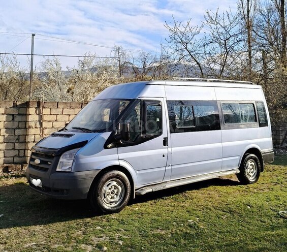 Ford Transit 2008, 500,000 km - 2.5 l - Quba