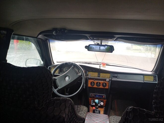 Mercedes 190 1993, 452,369 km - 2.5 l - Astara