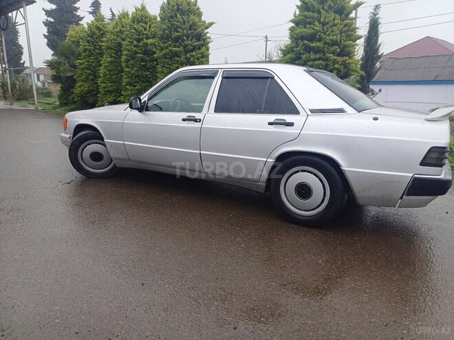 Mercedes 190 1993, 452,369 km - 2.5 l - Astara