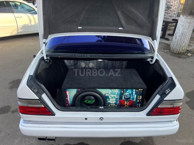 Mercedes E 280 1994, 320,000 km - 2.8 l - Bakı