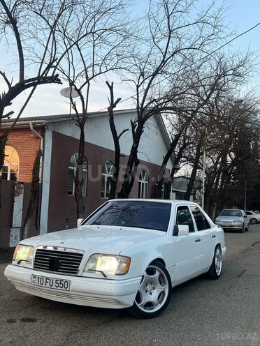 Mercedes E 280 1994, 320,000 km - 2.8 l - Bakı