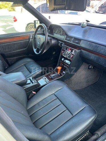 Mercedes E 280 1994, 320,000 km - 2.8 l - Bakı