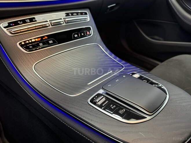 Mercedes E 300 de-9