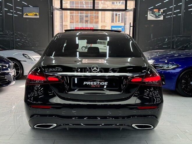 Mercedes E 300 de-6
