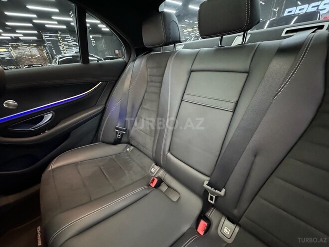 Mercedes E 300 de-12