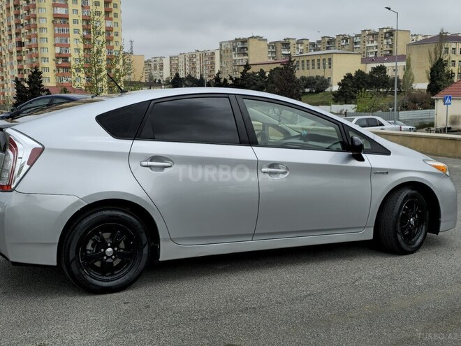 Toyota Prius 2015, 141,000 km - 1.8 л - Bakı