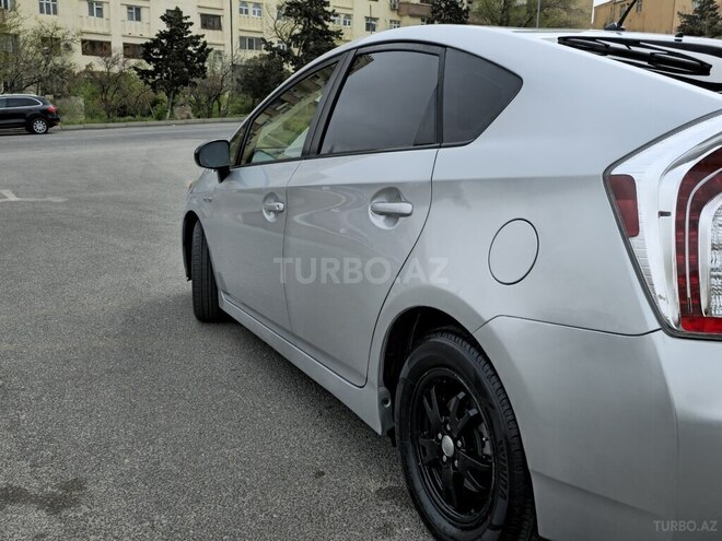 Toyota Prius 2015, 141,000 km - 1.8 л - Bakı