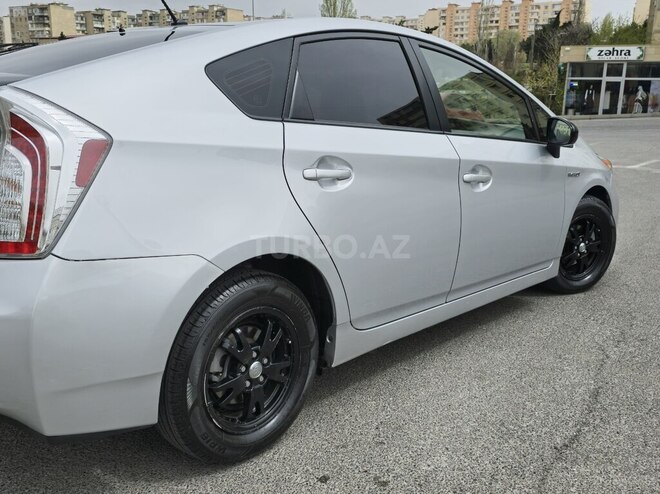 Toyota Prius 2015, 141,000 km - 1.8 л - Bakı