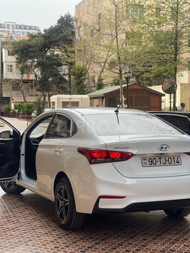 Hyundai Accent 2020, 108,000 km - 1.6 л - Bakı