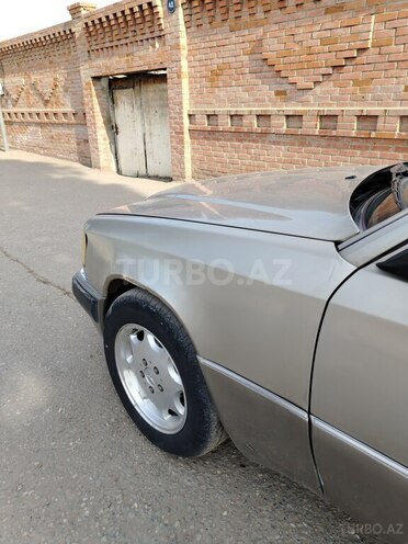 Mercedes E 200 d 1991, 750,000 km - 2.0 l - Gəncə