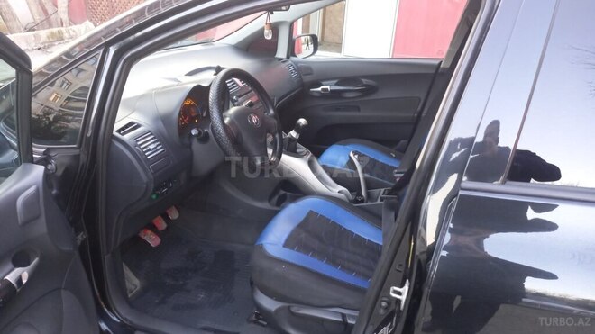Toyota Auris 2007, 244,000 km - 1.4 l - Bakı
