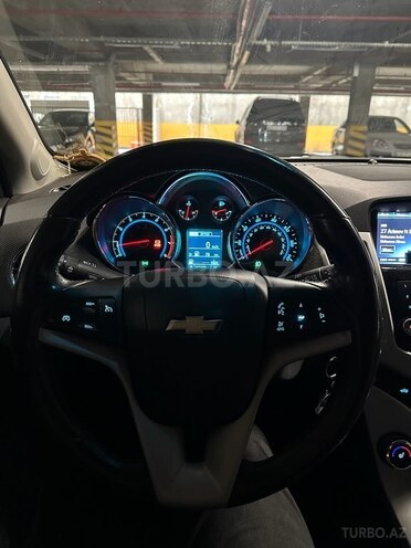 Chevrolet Cruze-14