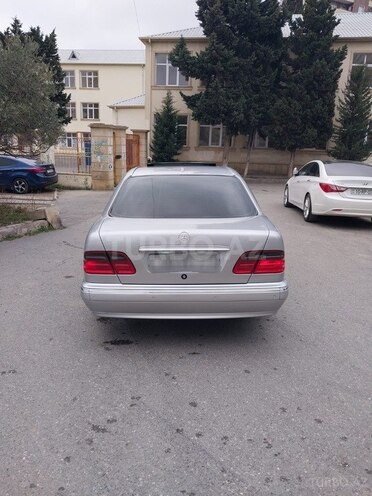 Mercedes E 320 2001, 437,000 km - 3.2 l - Bakı