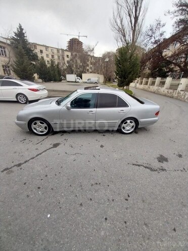 Mercedes E 320 2001, 437,000 km - 3.2 l - Bakı