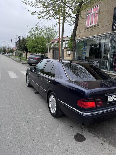 Mercedes E 240 1997, 204,000 km - 2.4 l - Balakən