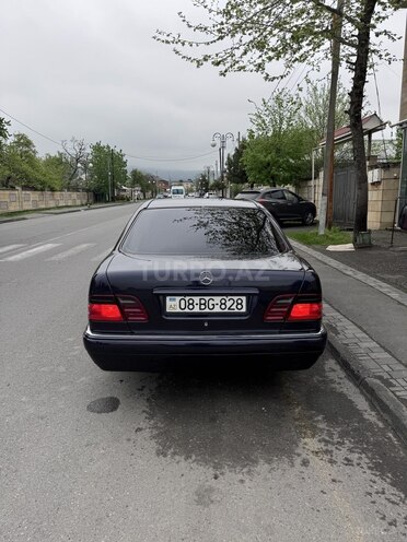 Mercedes E 240 1997, 204,000 km - 2.4 l - Balakən