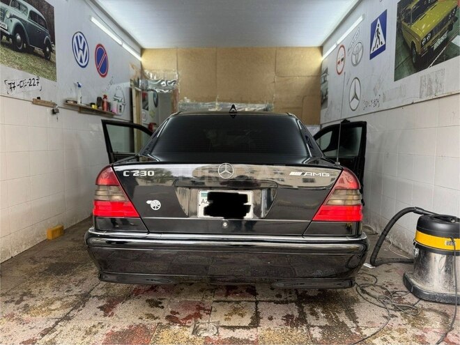 Mercedes C 230 1997, 273,000 km - 2.3 l - Bakı