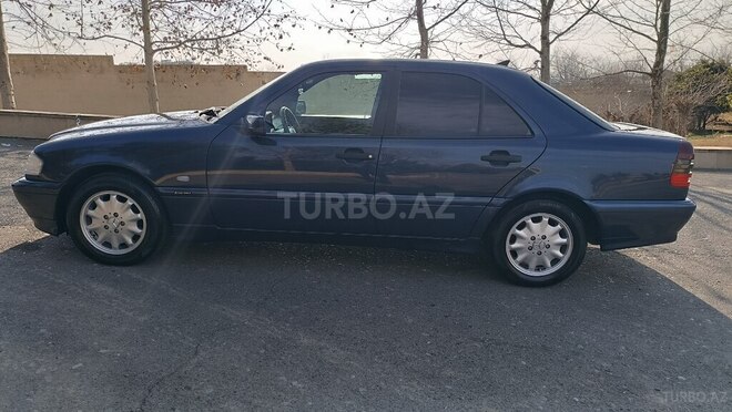 Mercedes C 180 1999, 417,000 km - 1.8 l - Ucar