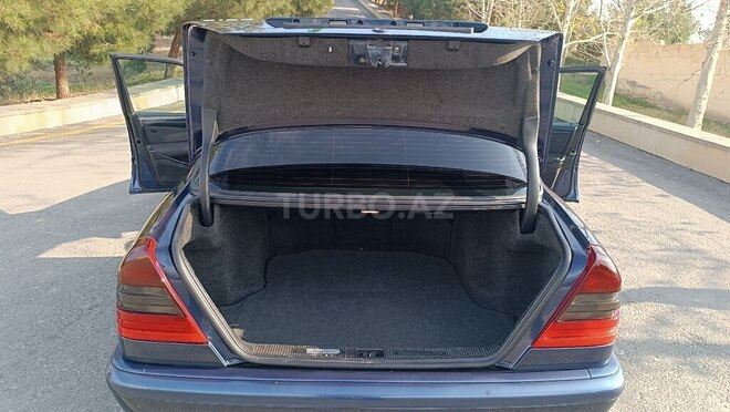 Mercedes C 180 1999, 417,000 km - 1.8 l - Ucar