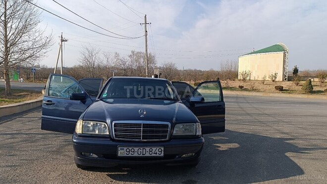 Mercedes C 180 1999, 417,000 km - 1.8 l - Ucar