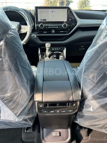 Toyota Highlander-12