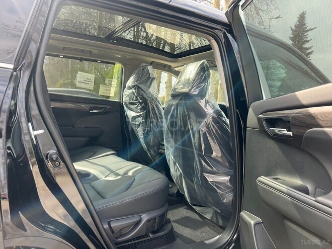 Toyota Highlander-12
