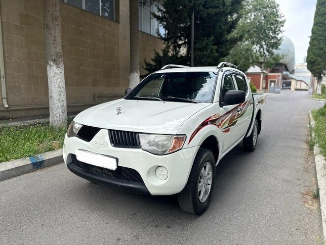 Mitsubishi L200 2009, 195,000 km - 2.5 l - Bakı
