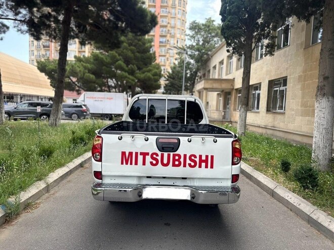 Mitsubishi L200 2009, 195,000 km - 2.5 l - Bakı