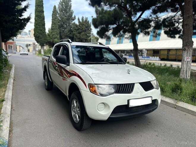Mitsubishi L200 2009, 195,000 km - 2.5 l - Bakı