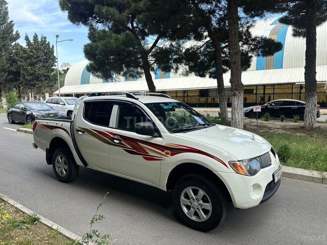 Mitsubishi L200 2009, 195,000 km - 2.5 l - Bakı