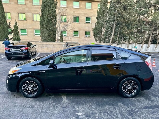 Toyota Prius 2014, 268,760 km - 1.8 л - Bakı
