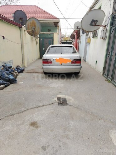 Mercedes E 240 1998, 290,000 km - 2.4 l - Bakı