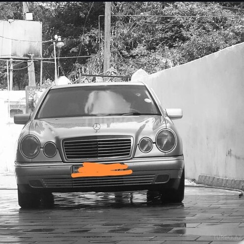 Mercedes E 240 1998, 290,000 km - 2.4 l - Bakı