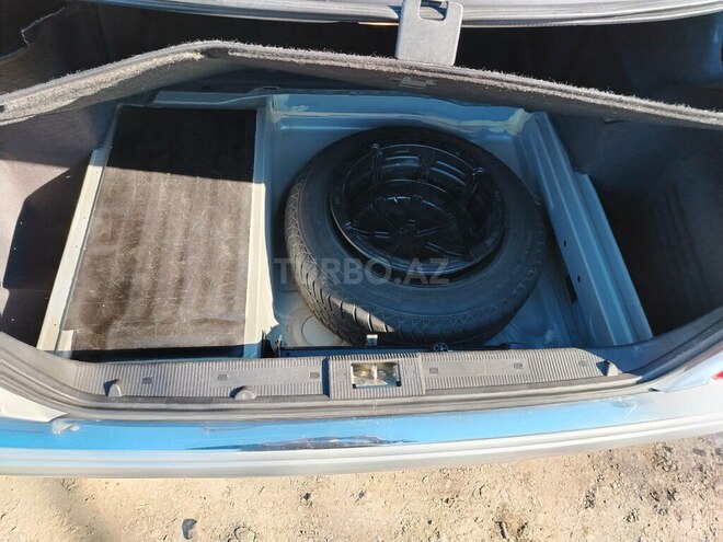 Mercedes E 240 1999, 302,000 km - 2.4 л - Yevlax