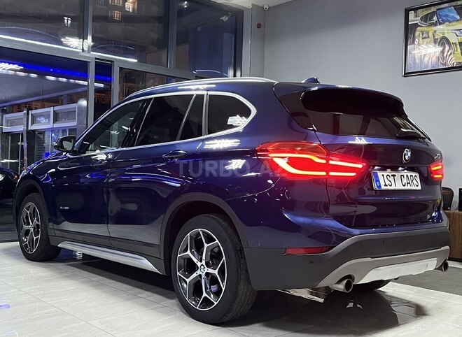 BMW X1-8