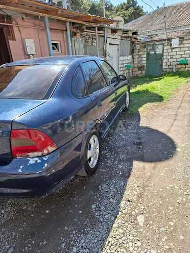 Opel Vectra 1999, 400,000 km - 1.6 l - Qazax
