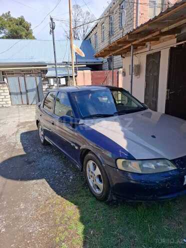 Opel Vectra 1999, 400,000 km - 1.6 l - Qazax