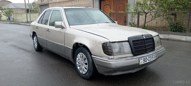 Mercedes E 200 d 1990, 123,500 km - 2.0 л - Gəncə
